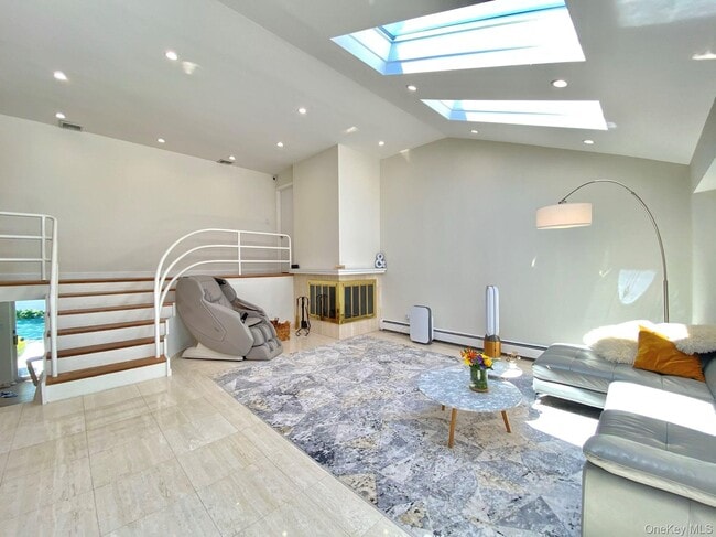 Photo - 24 Irene Ln E