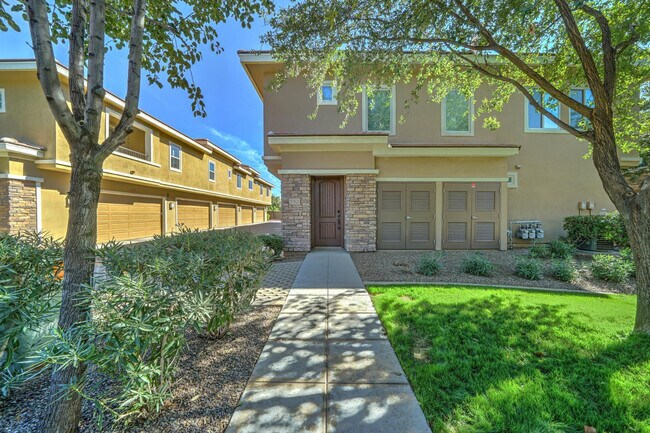 Photo - 5550 N 16th St