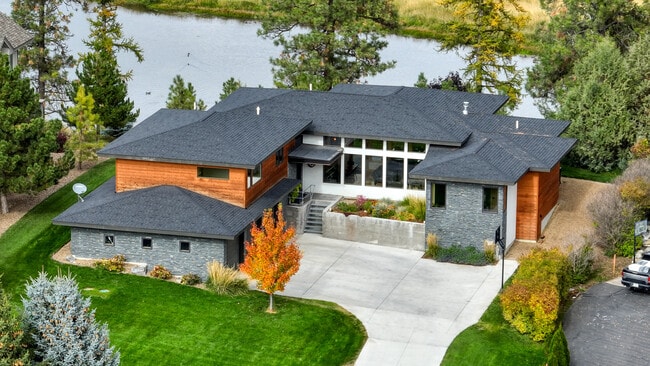 Building Photo - 229 Arbour Dr E Rental