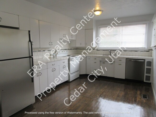 Photo - 399 E Center St