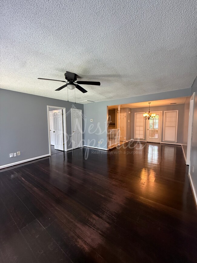 Photo - 105 Elstow Rd