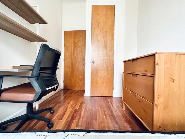 Furnished room/NOT APARTMENT