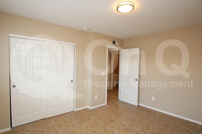 Photo - 140 E Ingram St