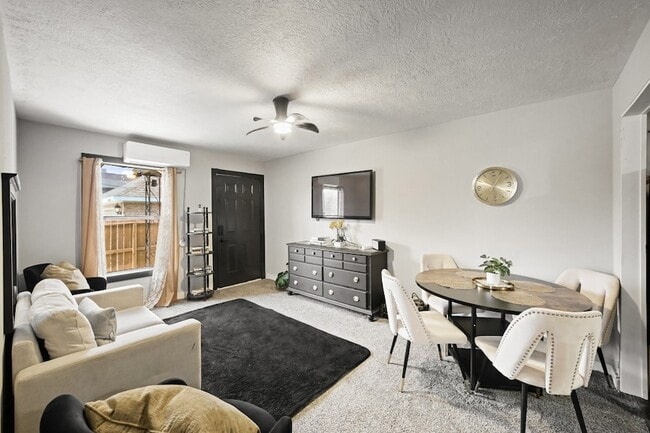 Photo - 3705 Bremond St