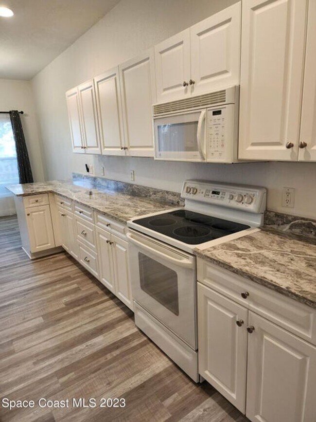 Photo - 7958 Evelyn Ct