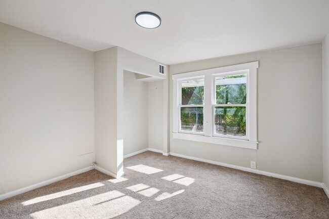 Photo - 2332 E hughston 78202