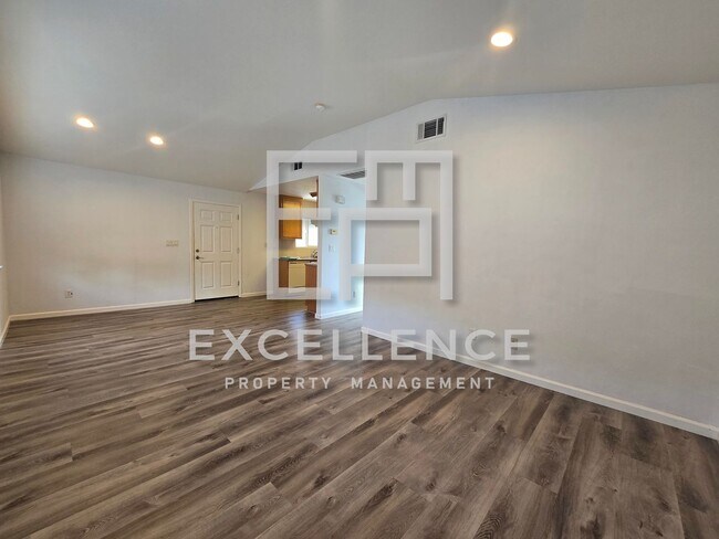 Photo - 117 Winslow Ct Unit 117 Winslow 3