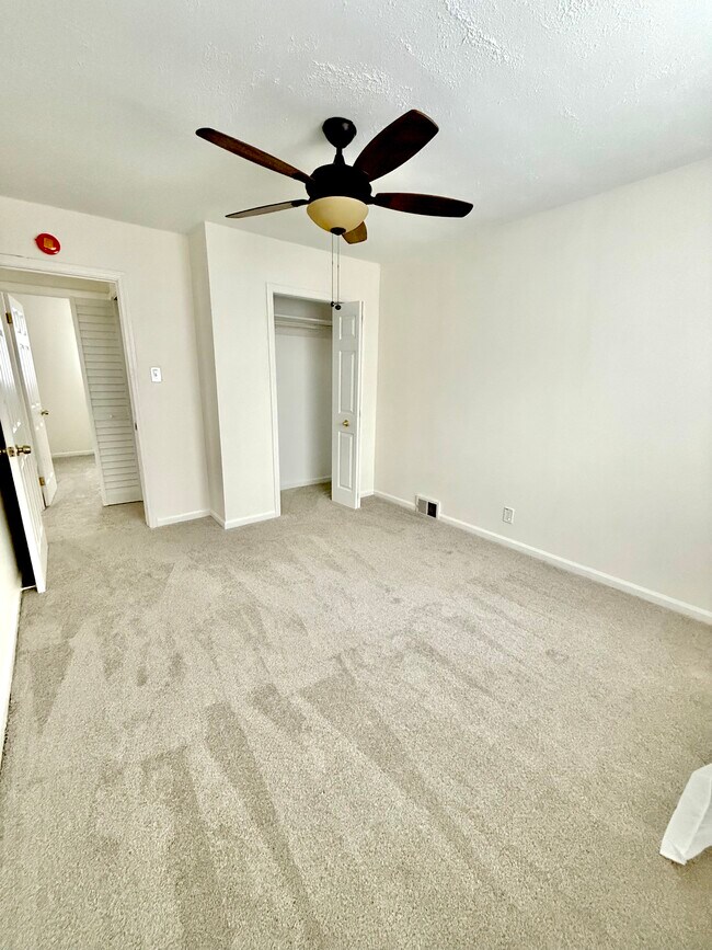 Building Photo - 18288 Deering St