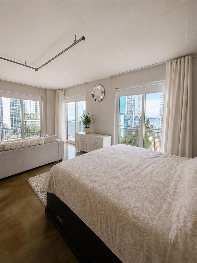 Photo - 455 NE 25th St Unit 806