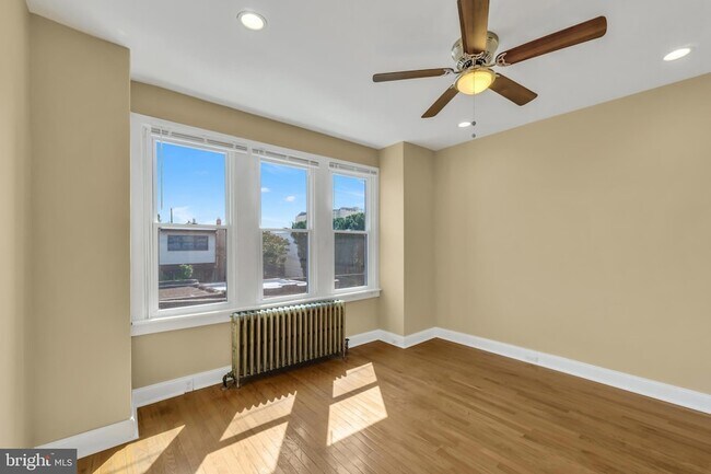 Photo - 3358 Livingston St