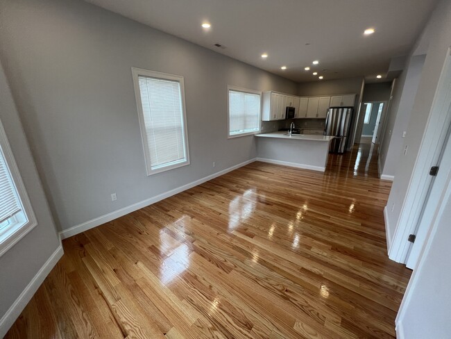 Photo - 133 Cross St Unit 2