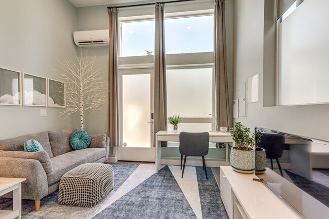 Building Photo - 3821 34th Ave W