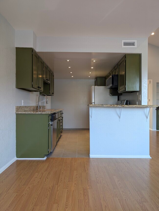 Cocina - 5530 Thornburn St Unidad 204