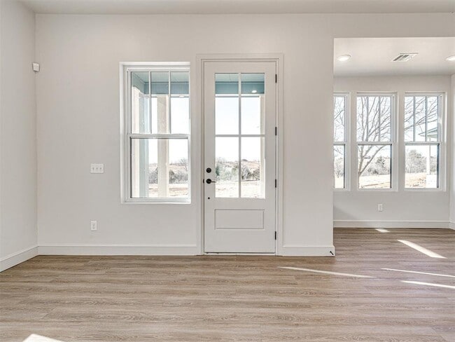 Building Photo - 29596 Memory Ln