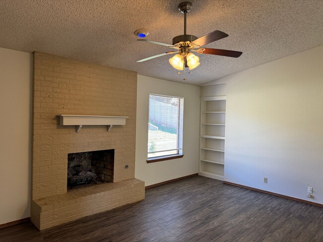 Photo - 3 bed 2 bath in Norman, West side, close to everything! cute and clean ready for move in!