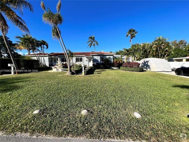 Building Photo - 3 bedroom in Miami FL 33161 Rental
