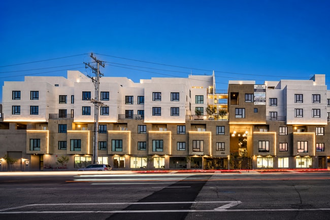 Photo - Woodlake Apartments