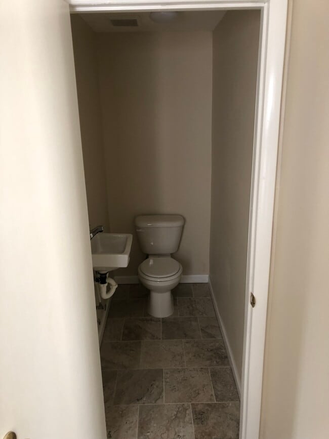 Photo - 639 N 12th St Unidad 2