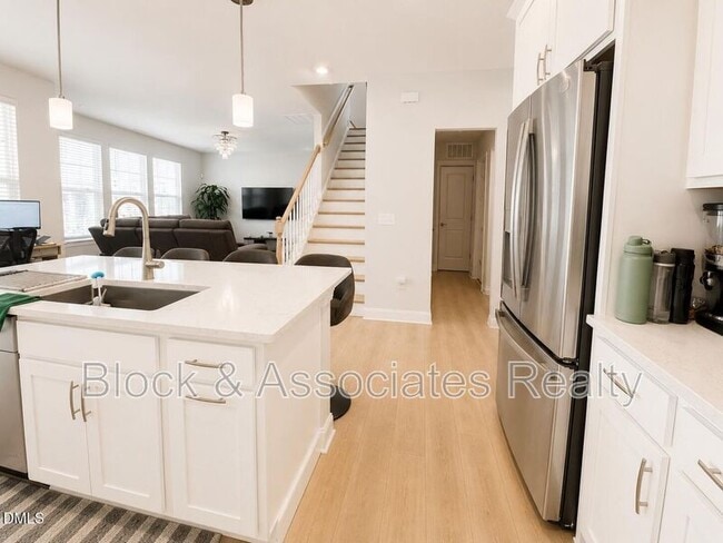 Photo - 118 Faxton Wy