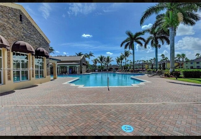 Photo - 1420 NE 33rd Ave
