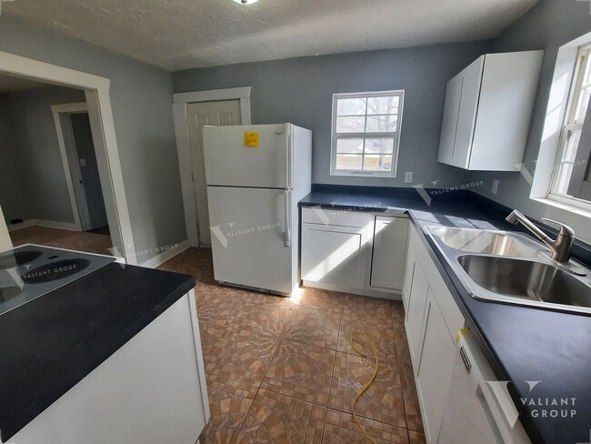 Photo - Cozy 2 Bedroom, 1 Bathroom Home in the Woodland Heights neighborhood