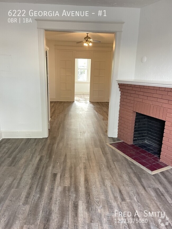 Building Photo - Studio Apartment in Brightwood Available Now Unit #1