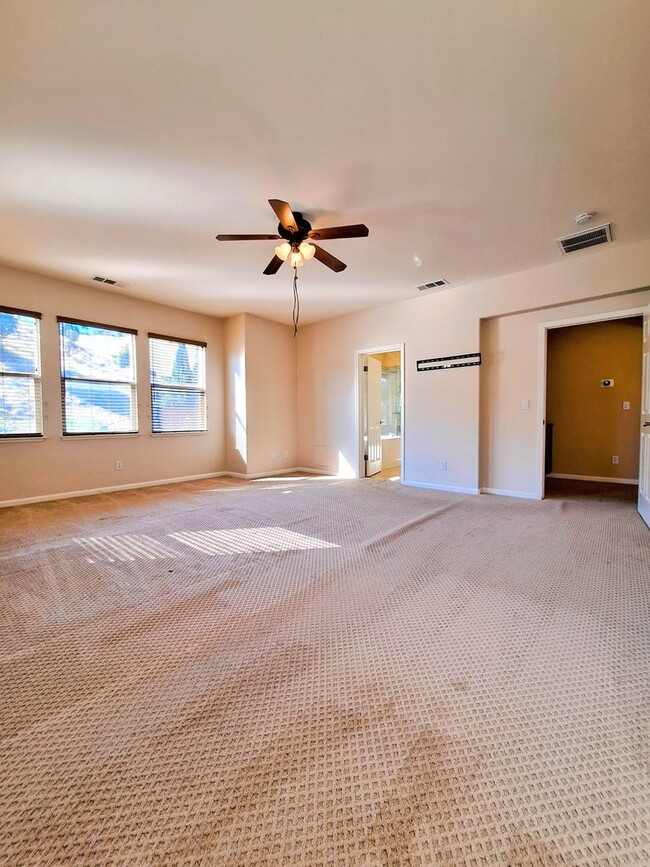 Photo - Beautiful & Spacious 5bd House w/In-law Suite on 1st Floor