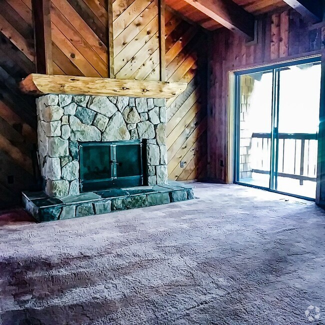 Building Photo - Charming 3-bedroom Lodge-Style Townhouse