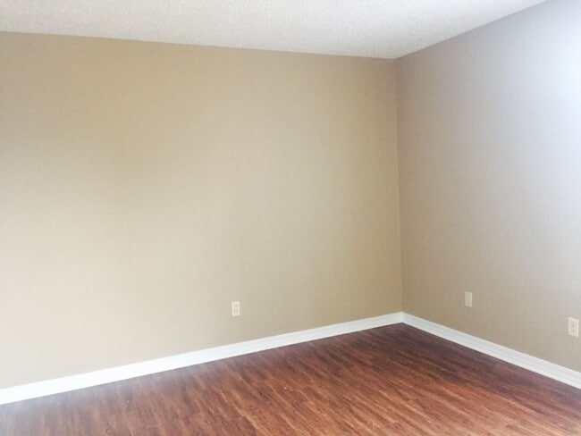 Photo - 2106 Lee St Unidad a