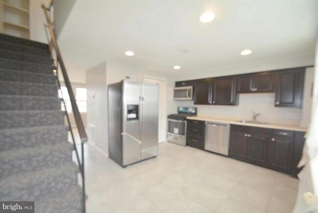 Photo - 7915 Eastdale Rd