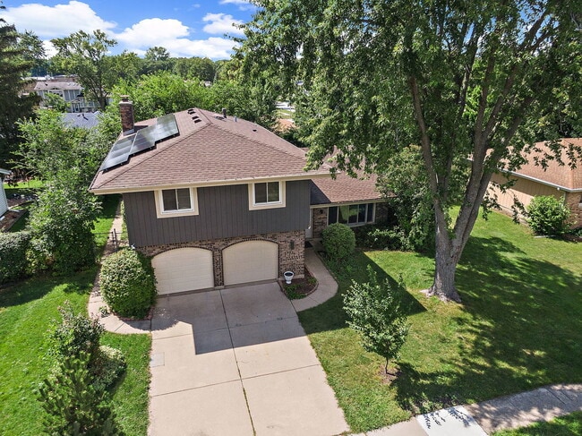 Photo - 1126 Tiverton Ct