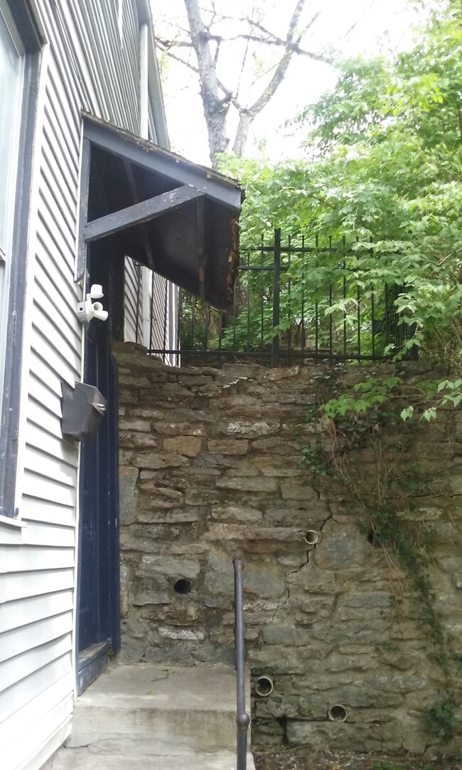 Entrada - 2230 Ravine St Unidad 1