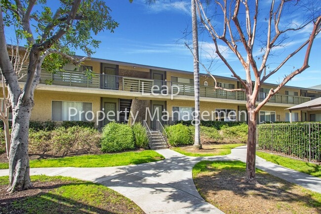 Building Photo - 1490 W Lambert Rd