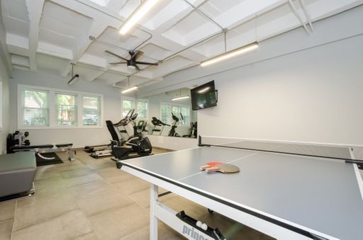 Photo - 1521 W Sherwin Ave Unit 406