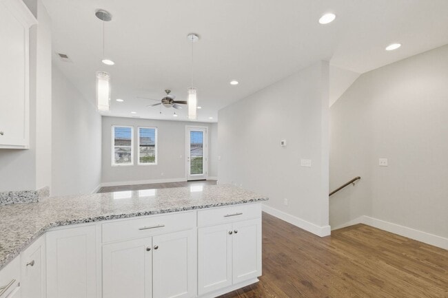 Photo - Modern 2 Bedroom Townhouse