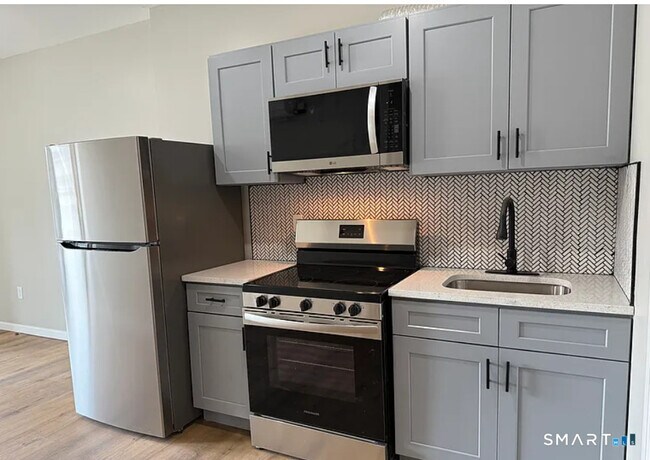 Building Photo - 61 Field St Unit 303