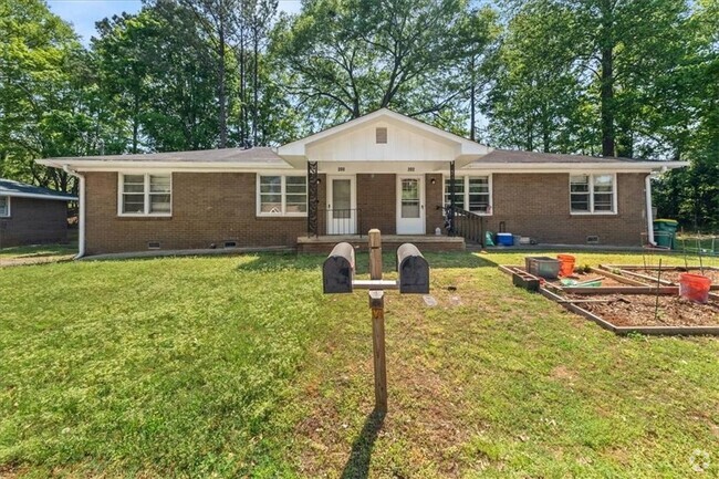 Building Photo - 200 Opal Dr Rental