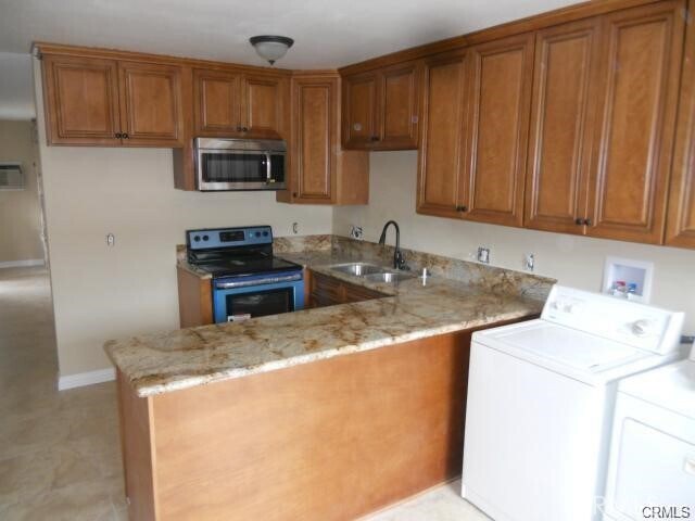 700 Ridgeway Ln