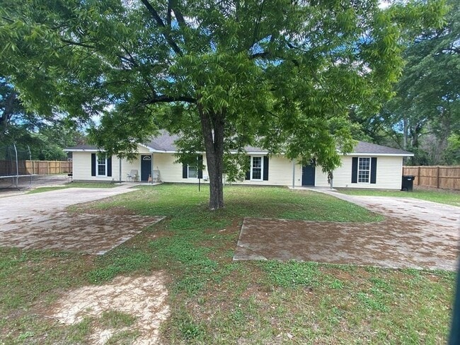 Photo - 1741 Elvan Ave