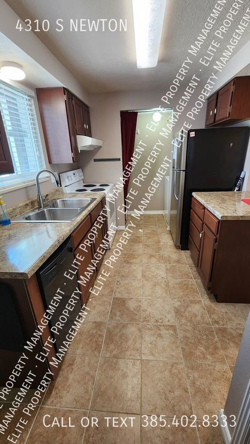 Photo - 4310 S Newton Ct