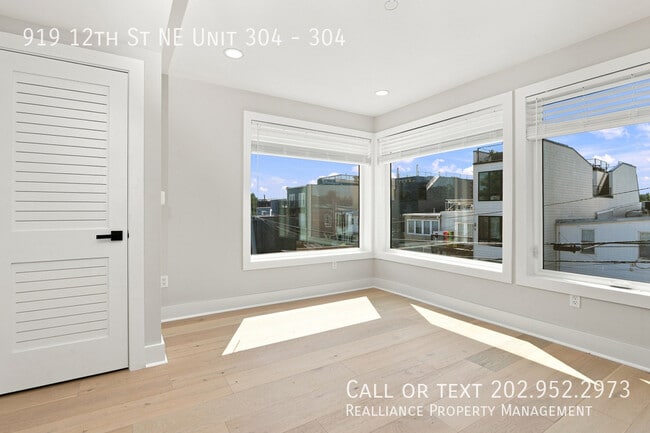 Photo - 919 12th St NE Unit 304