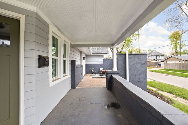 Photo - 4001 Broadway St