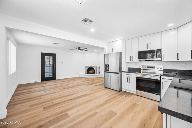 Building Photo - 3518 E Montecito Ave Unit 1