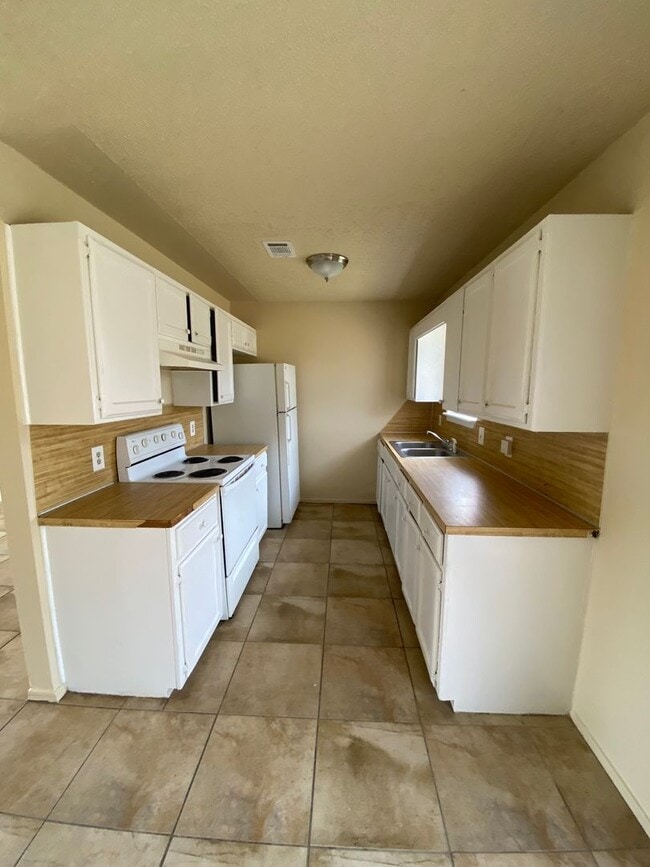 Photo - 1130 Flat Rock Cir