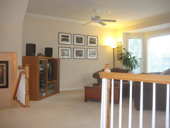 Photo - 417 Clayton Ln