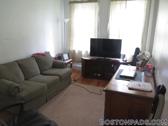 Building Photo - 149 Park Dr