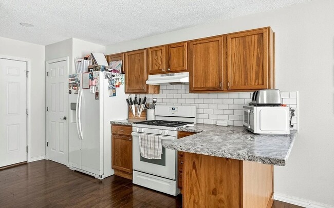 Photo - 752 S Troy Ave