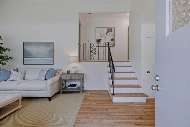 117 Canonchet Dr