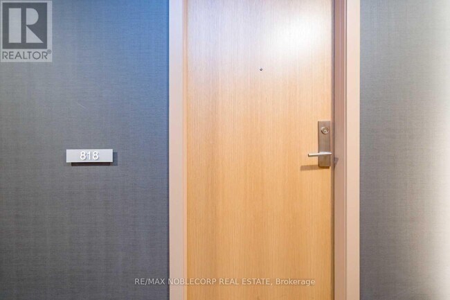 Photo - 629 King St W Unit 818