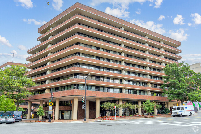 Building Photo - 2555 Pennsylvania Ave NW Unit 907 Rental